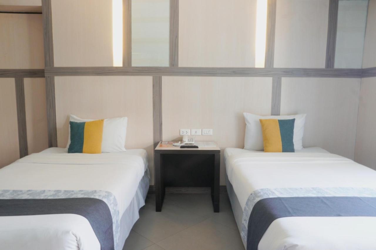 Sea Breeze Jomtien Resort Патая Екстериор снимка