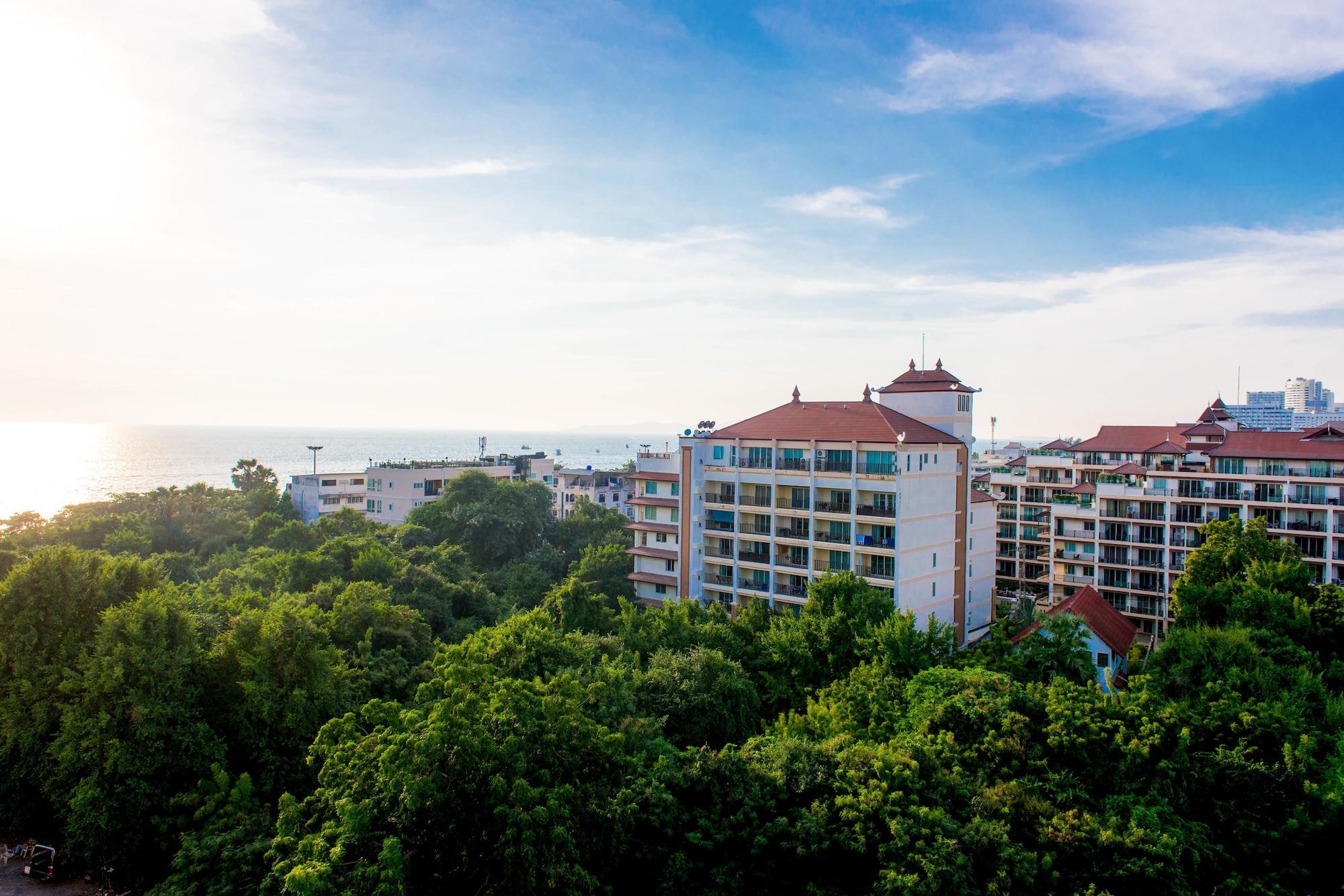 Sea Breeze Jomtien Resort Патая Екстериор снимка